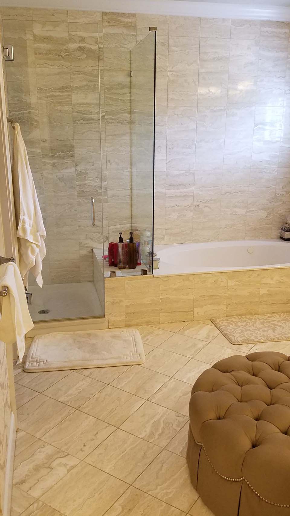 Greenville - Chandelier Bath_Before 3.jpg
